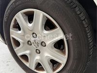 Usado Peugeot 207 70 CV (51 kW) 2010 Blanco Berlina