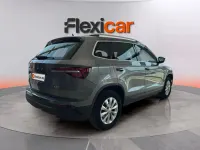 Usado Skoda Karoq Selection 150 CV (110 kW) 2024 Gris SUV
