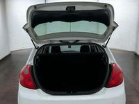 Usado Kia Ceed 109 CV (80 kW) 2008 Blanco Utilitario