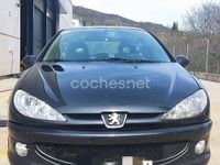 Usado Peugeot 206 90 CV (66 kW) 2004 Negro Berlina