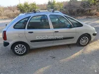 Usado Citroën Xsara Picasso Exclusive 90 CV (66 kW) 2003 Gris / plata Monovolumen