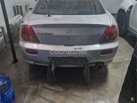 Usado Hyundai Coupé 105 CV (77 kW) 2003 Blanco Coupe