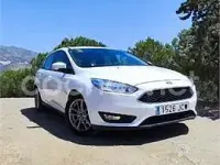 Usado Ford Focus Trend 125 CV (91 kW) 2015 Blanco Berlina