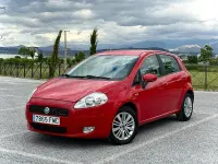 Usado Fiat Grande Punto Dynamic 75 CV (55 kW) 2007 Rojo Utilitario