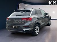 Usado VW T-Roc Advance 150 CV (110 kW) 2021 Gris / plata SUV