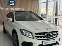 Usado Mercedes GLA200 AMG line 136 CV (100 kW) 2017 Blanco SUV
