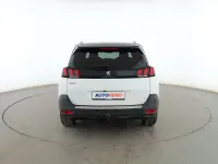 Usado Peugeot 5008 Allure 130 CV (95 kW) 2019 Blanco SUV