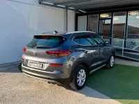 Usado Hyundai Tucson 115 CV (84 kW) 2020 Gris / plata SUV