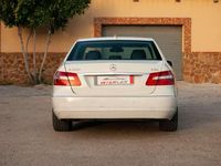 Usado Mercedes E220 Avantgarde 170 CV (125 kW) 2011 Blanco Berlina