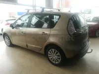 Usado Renault Scénic 110 CV (80 kW) 2015 Beige Monovolumen
