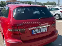 Usado Mercedes B180 109 CV (80 kW) 2006 Rojo Monovolumen