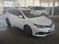 Usado Toyota Auris Hybrid Active 136 CV (100 kW) 2016 Blanco Familiar