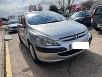 Usado Peugeot 307 90 CV (66 kW) 2002 Gris / plata Berlina