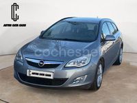 Usado Opel Astra Enjoy 110 CV (80 kW) 2012 Gris / plata Familiar