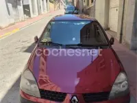 Usado Renault Clio 75 CV (55 kW) 2002 Rojo Berlina