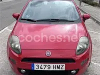 Usado Fiat Punto Pop 69 CV (50 kW) 2012 Rojo Utilitario