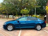 Usado VW Passat 122 CV (89 kW) 2021 Azul Berlina