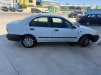 Usado Nissan Almera 100 CV (73 kW) 2000 Blanco Berlina