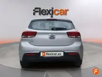 Usado Kia Rio 100 CV (73 kW) 2019 Gris