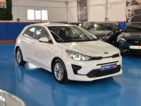 Usado Kia Rio 84 CV (61 kW) 2022 Blanco Berlina