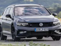 Usado VW Passat Business 122 CV (89 kW) 2022 Blanco Familiar