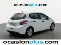 Usado Peugeot 208 Access 82 CV (60 kW) 2015 Blanco Utilitario