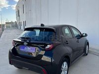 Usado Toyota Yaris Hybrid Business Edition 116 CV (85 kW) 2021 Negro Berlina