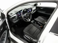Usado Kia Stonic 101 CV (74 kW) 2024 Blanco SUV