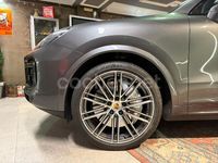 Usado Porsche Cayenne Turbo 550 CV (404 kW) 2019 Gris / plata SUV