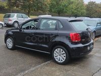 Usado VW Polo Advance 70 CV (51 kW) 2012 Gris / plata Utilitario