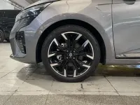 Nuevo Renault Clio V Techno 143 CV (105 kW) 2025 Gris Berlina