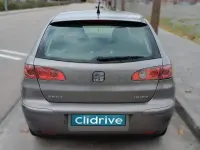 Usado Seat Ibiza Reference 70 CV (51 kW) 2004 Gris / plata Utilitario