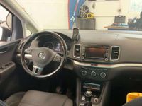 Usado VW Sharan Cup 140 CV (102 kW) 2015 Marrón Monovolumen