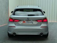 Usado BMW 118 Comfort Edition 150 CV (110 kW) 2019 Gris / plata Utilitario