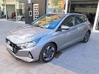 Usado Hyundai i20 100 CV (73 kW) 2021 Gris / plata Utilitario