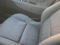 Usado Peugeot 207 75 CV (55 kW) 2007 Rojo Berlina