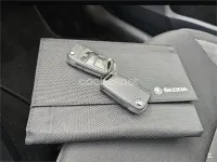 Usado Skoda Octavia 115 CV (84 kW) 2019 Gris / plata Berlina