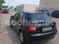 Usado Audi A3 Ambiente 105 CV (77 kW) 2006 Negro Utilitario