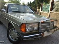 Usado Mercedes E300 82 CV (60 kW) 1979 Verde Berlina