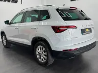 Usado Skoda Karoq Ambition 150 CV (110 kW) 2022 Blanco SUV