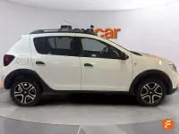 Usado Dacia Sandero Comfort 90 CV (66 kW) 2018 Blanco Berlina