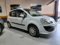 Usado Renault Grand Modus Authentique 75 CV (55 kW) 2011 Blanco Monovolumen