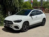 Usado Mercedes GLA200 150 CV (110 kW) 2025 Blanco SUV