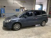 Usado Opel Zafira Cosmo 120 CV (88 kW) 2006 Gris Monovolumen