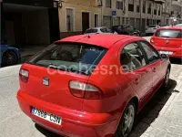 Usado Seat Leon Sport 110 CV (80 kW) 2004 Rojo Utilitario