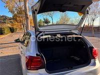 Usado VW Polo Advance 95 CV (69 kW) 2018 Gris / plata Berlina