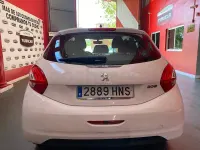Usado Peugeot 208 Active 68 CV (50 kW) 2013 Blanco Utilitario