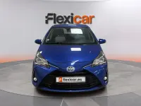 Usado Toyota Yaris Hybrid Active 100 CV (73 kW) 2020 Azul Berlina