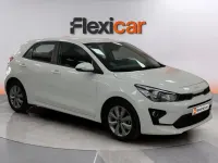 Usado Kia Rio 101 CV (74 kW) 2023 Blanco Berlina