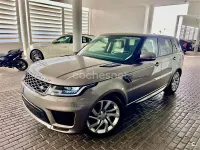 Usado Land Rover Range Rover Sport SE Dynamic 300 CV (220 kW) 2022 Beige SUV